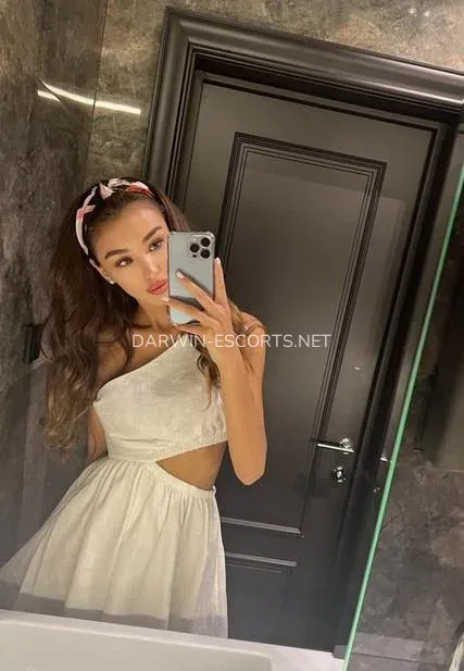 Darwin escorts Ingrid — 4