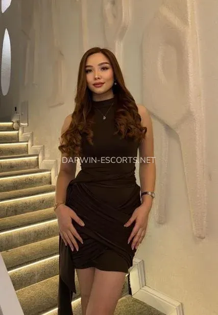 Darwin escorts Klara — 1