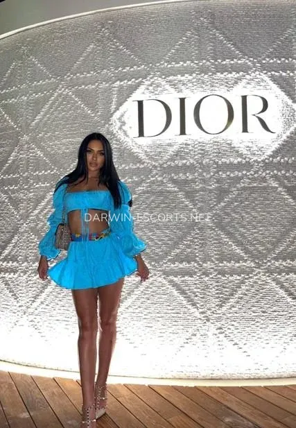 Darwin escorts Annika — 7