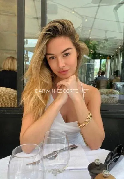 Darwin escorts Mia — 3