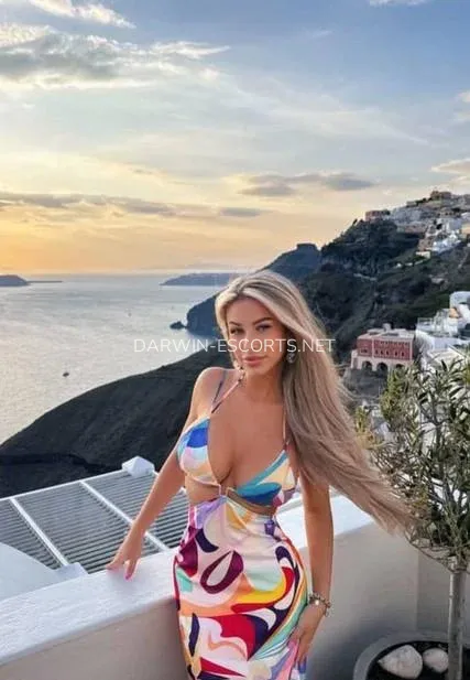 Darwin escorts Melanie — 3