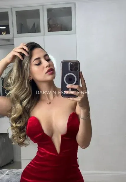 Darwin escorts Ellen — 6