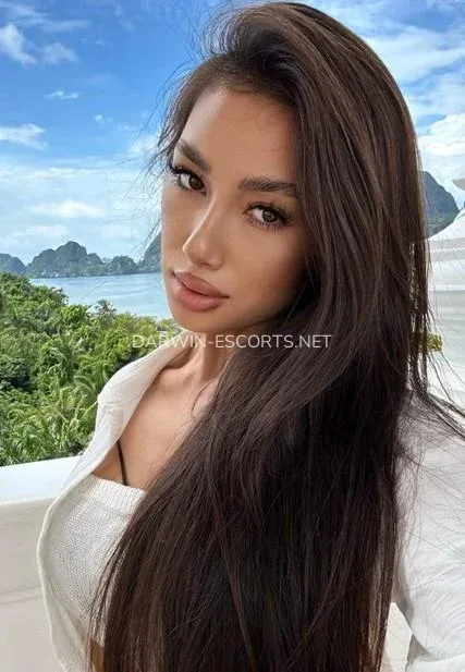 Darwin escorts Charlotte — 7