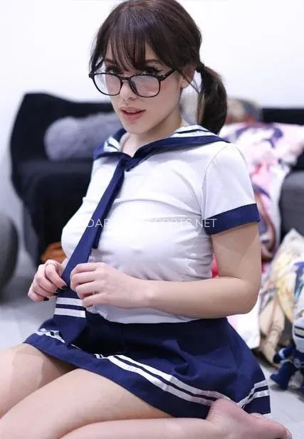 Darwin escorts Emma — 1