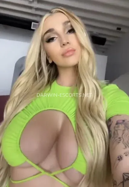 Darwin escorts Sofia — 1