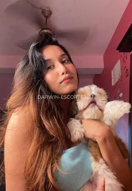 Darwin escorts Danielle — 4