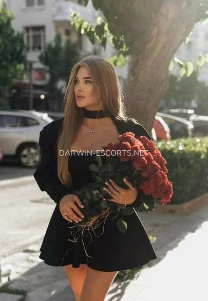 Darwin escorts Marie — 3