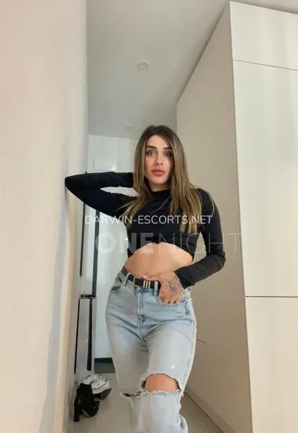Darwin escorts cinta