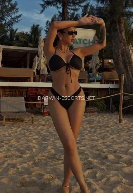 Darwin escorts Berit — 10