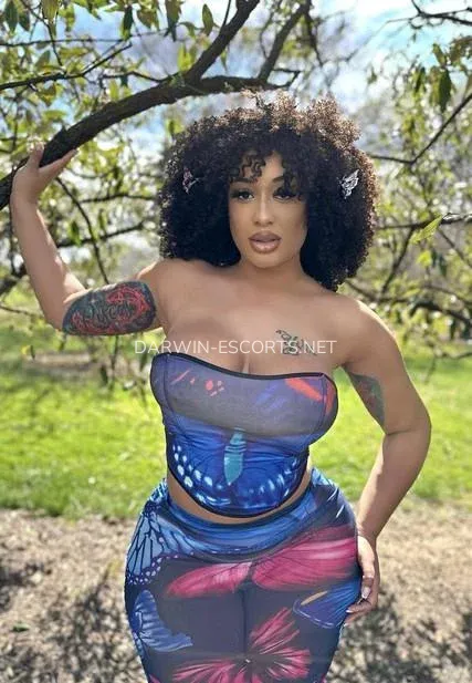 Darwin escorts Nathalie — 1