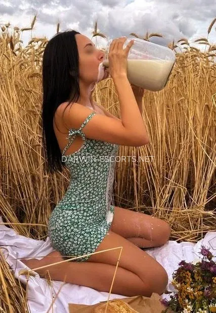 Darwin escorts Layla — 6