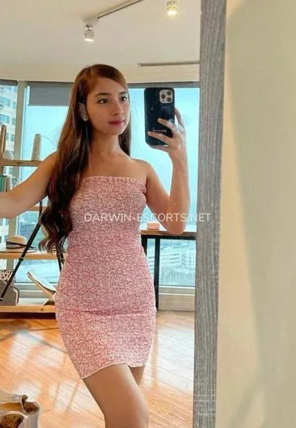 Darwin escorts Emilia — 5
