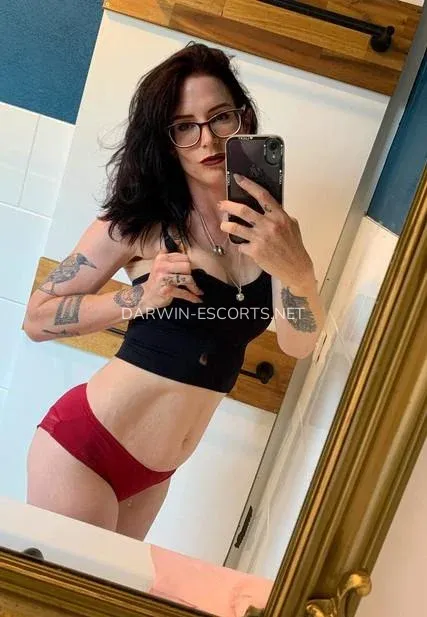 Darwin escorts Linda — 4