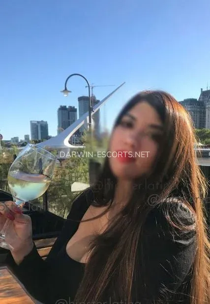 Darwin escorts Isabel — 7