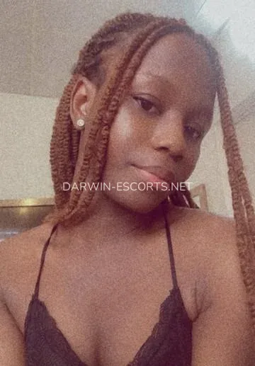 Darwin escorts Alondra — 5