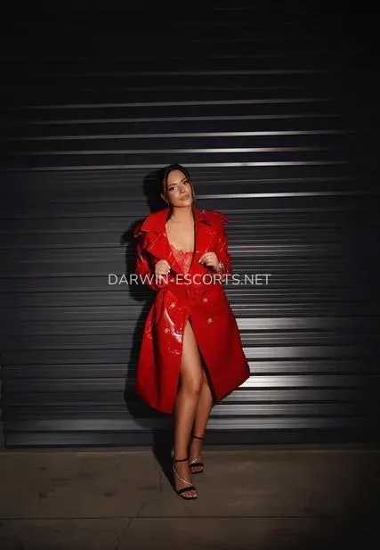 Darwin escorts Hanna — 8