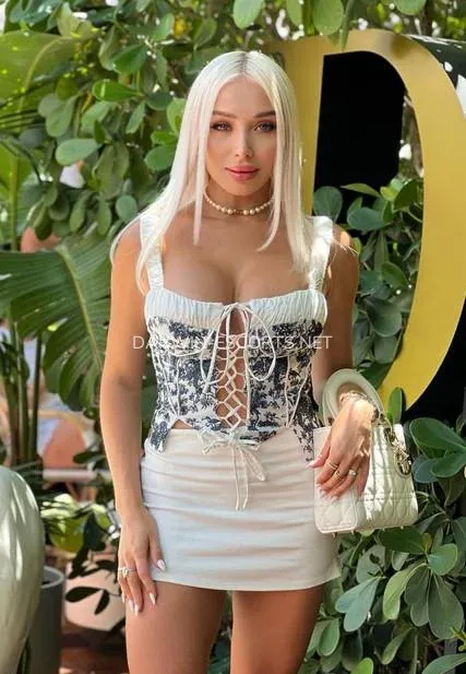 Darwin escorts Louise — 4