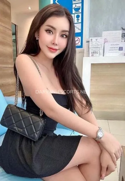 Darwin escorts Sophie — 2