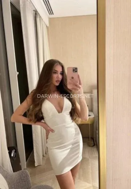Darwin escorts Klara — 5