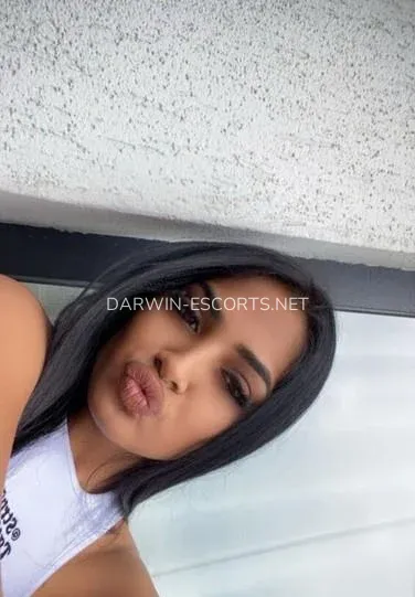 Darwin escorts Cecilia — 4