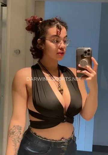 Darwin escorts Camryn — 4