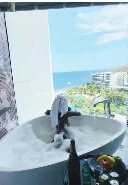 Darwin escorts Sophie — 1