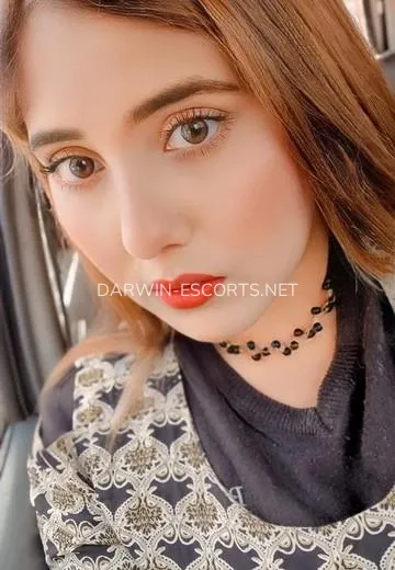 Darwin escorts Payton — 2