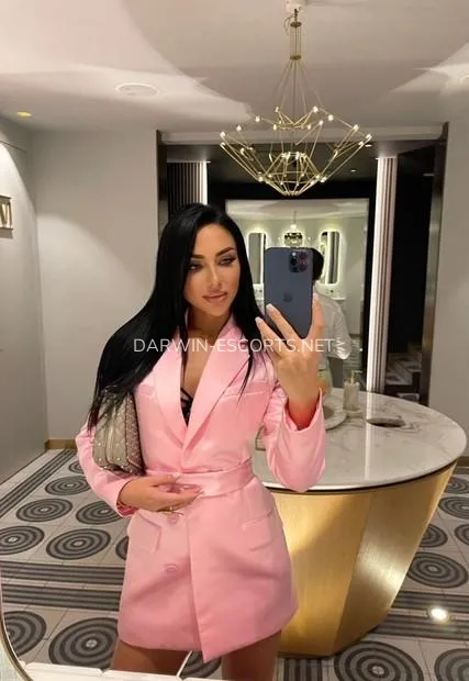 Darwin escorts Annika — 2