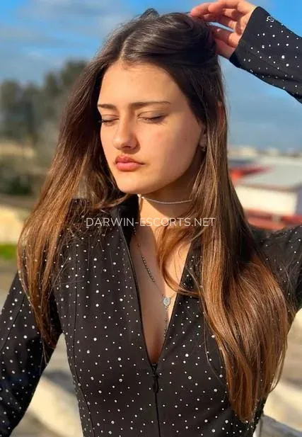 Darwin escorts Simona — 4
