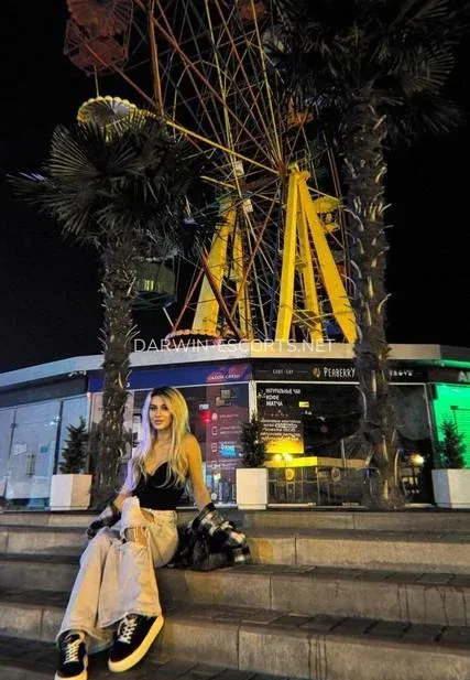 Darwin escorts Maria — 1