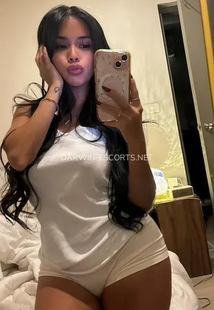 Darwin escorts Gunilla — 1