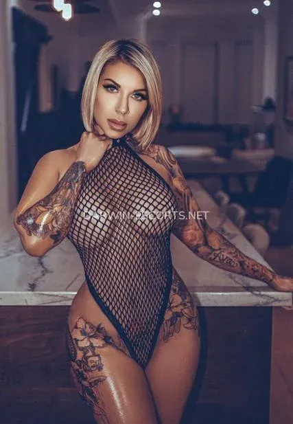 Darwin escorts Clio — 10