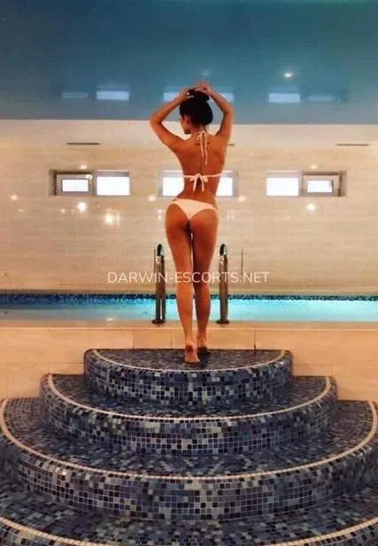 Darwin escorts Lindsay — 6