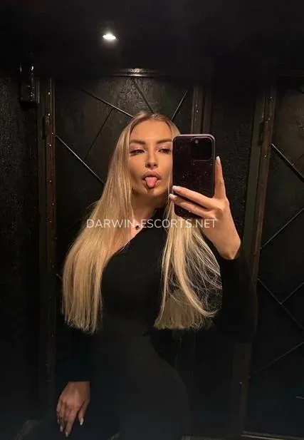 Darwin escorts Jessica — 10