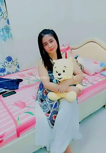 Darwin escorts Naomi — 8