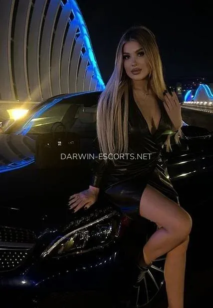 Darwin escorts Piedad — 1