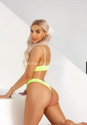 Darwin escorts Viviana — 4
