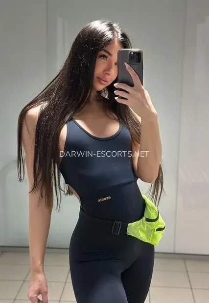 Darwin escorts Ebba — 5