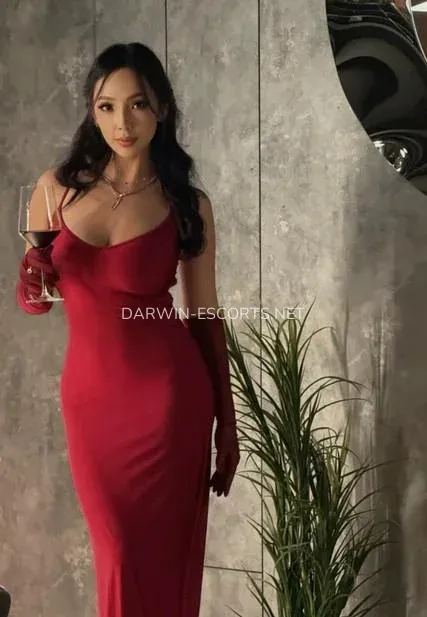 Darwin escorts Berit — 5