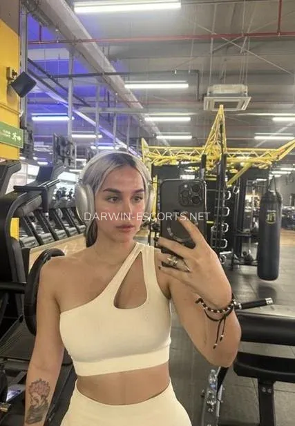 Darwin escorts Alyssa — 7