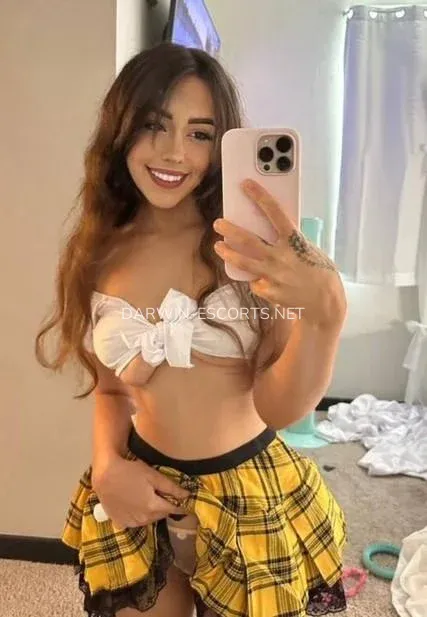 Darwin escorts Valeria — 1
