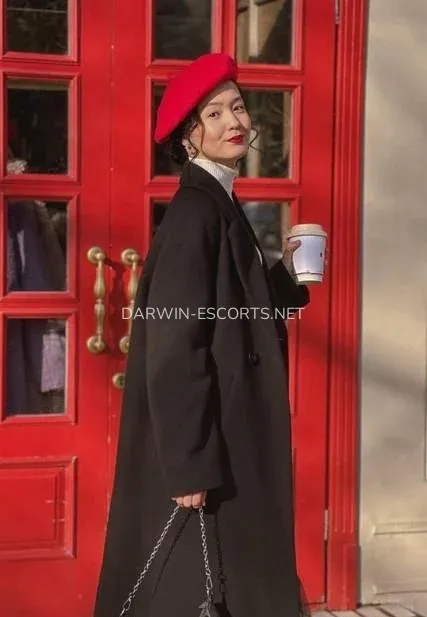 Darwin escorts Amanda — 4